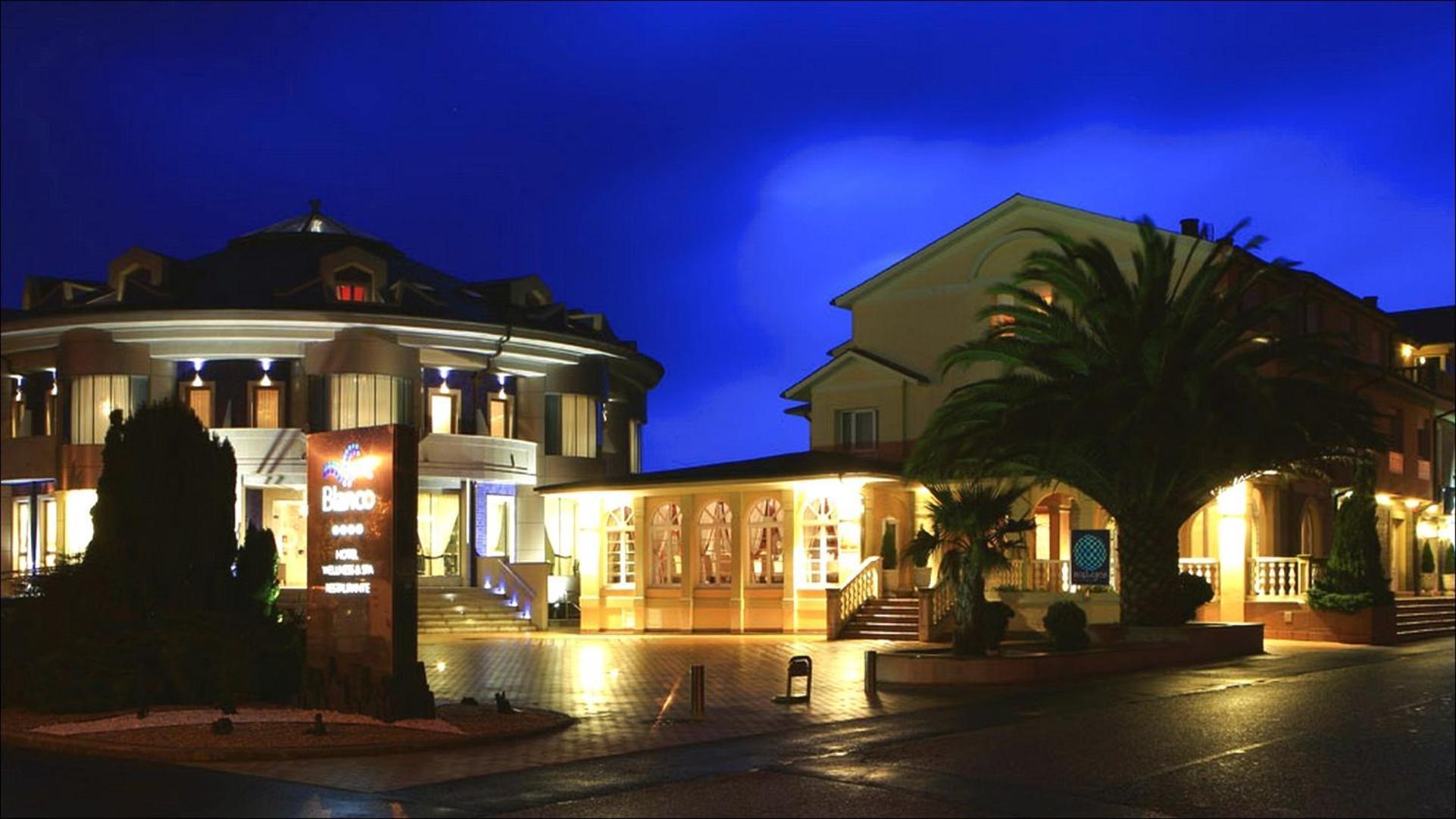 Blanco Hotel Spa Navia Exterior photo